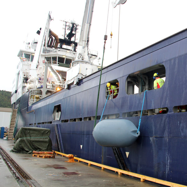 Polyform HDF extra heavy duty fender - Image 6